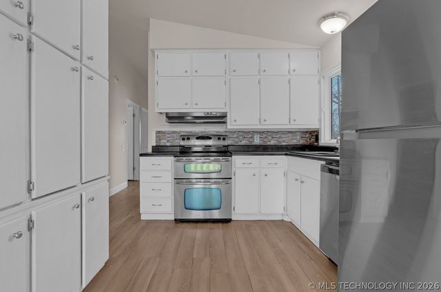 402 Lahoma, Bartlesville, OK 74003