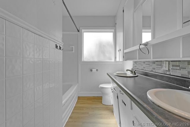 402 Lahoma, Bartlesville, OK 74003