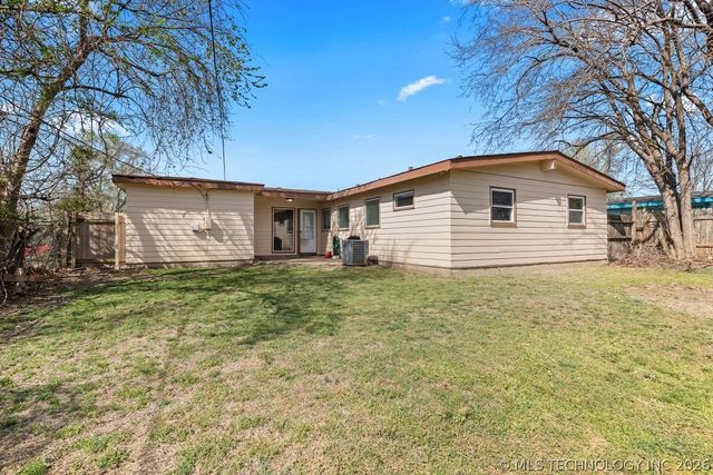 402 Lahoma, Bartlesville, OK 74003