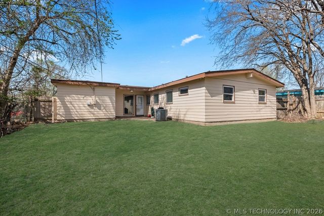 402 Lahoma, Bartlesville, OK 74003