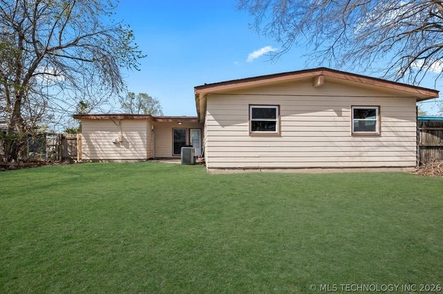 402 Lahoma, Bartlesville, OK 74003