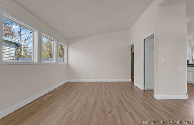 402 Lahoma, Bartlesville, OK 74003