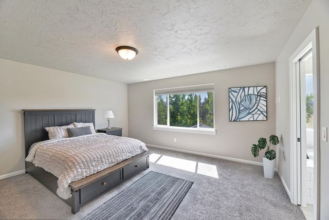2648 S Fairmont Estates Dr, Greenacres, WA 99016
