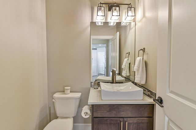 2648 S Fairmont Estates Dr, Greenacres, WA 99016