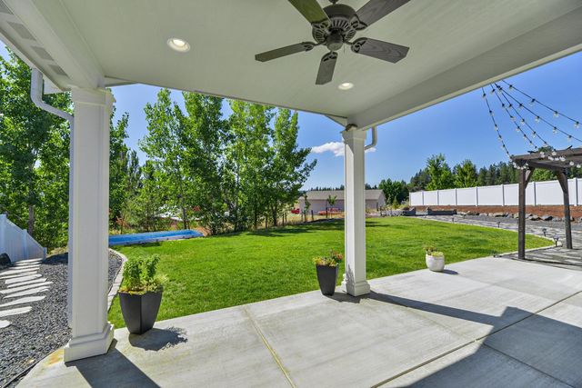 2648 S Fairmont Estates Dr, Greenacres, WA 99016