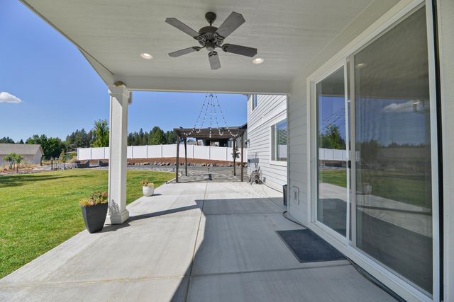 2648 S Fairmont Estates Dr, Greenacres, WA 99016