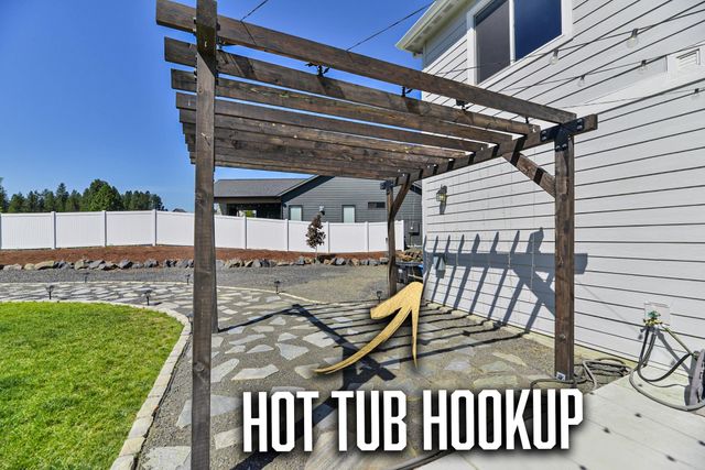 2648 S Fairmont Estates Dr, Greenacres, WA 99016