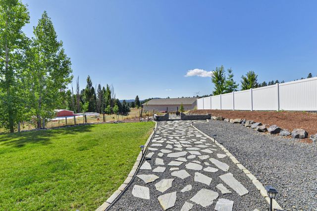 2648 S Fairmont Estates Dr, Greenacres, WA 99016