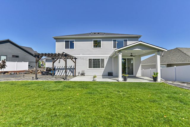 2648 S Fairmont Estates Dr, Greenacres, WA 99016