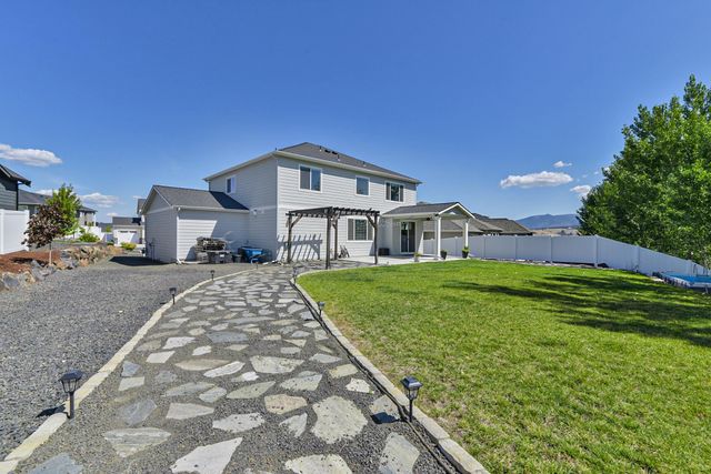 2648 S Fairmont Estates Dr, Greenacres, WA 99016