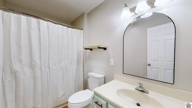 2200 Carol Drive, Murray, KY 42071