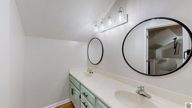 2200 Carol Drive, Murray, KY 42071