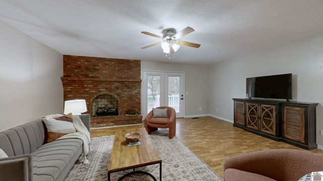 2200 Carol Drive, Murray, KY 42071