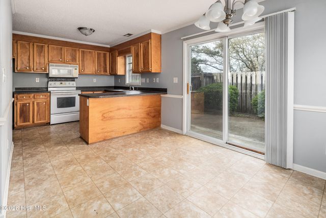 2345 Vineyard Drive E-10, Winterville, NC 28590