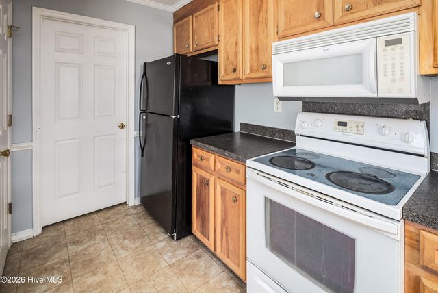 2345 Vineyard Drive E-10, Winterville, NC 28590