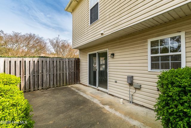 2345 Vineyard Drive E-10, Winterville, NC 28590