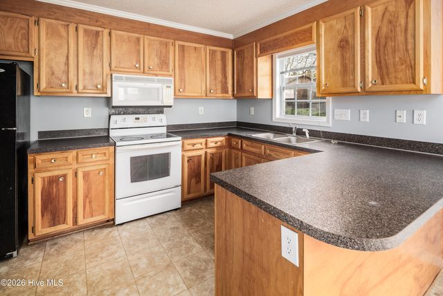 2345 Vineyard Drive E-10, Winterville, NC 28590