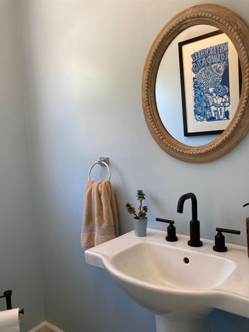 33 Clearwater Circle, Shelburne, VT 05482