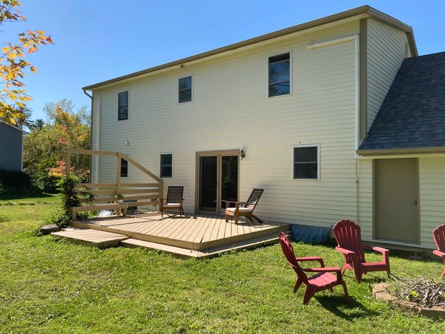 33 Clearwater Circle, Shelburne, VT 05482