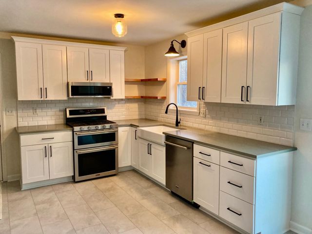 33 Clearwater Circle, Shelburne, VT 05482