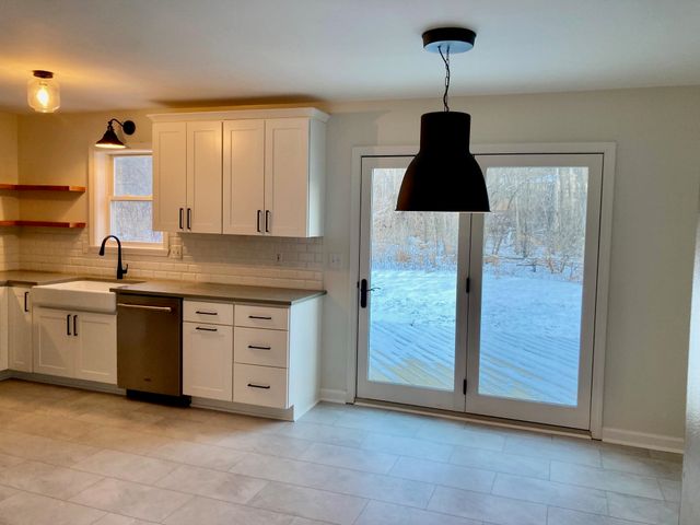 33 Clearwater Circle, Shelburne, VT 05482