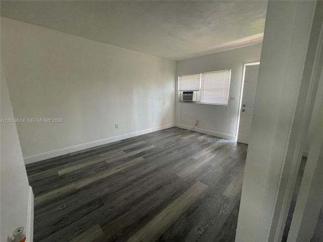 15940 NE 19th Ct 2, North Miami Beach, FL 33162