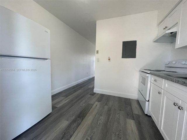 15940 NE 19th Ct 2, North Miami Beach, FL 33162