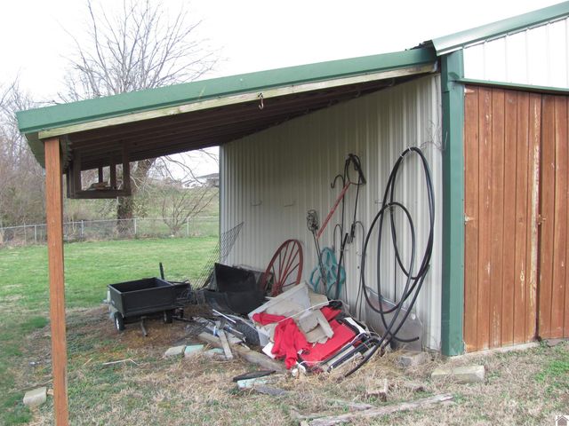 384 CARDINAL RD, Mayfield, KY 42066