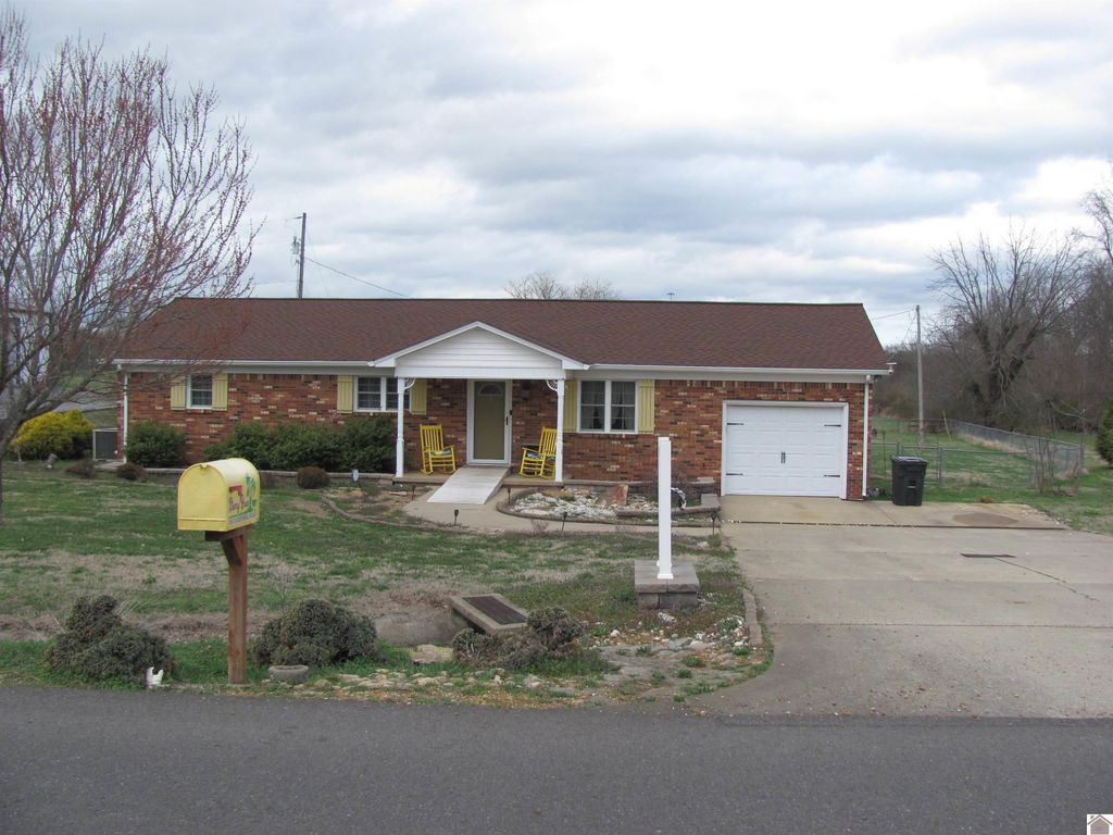 384 CARDINAL RD, Mayfield, KY 42066