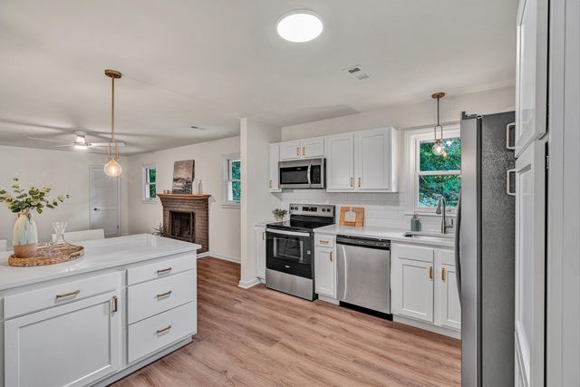 5712 Littlehorn DR, Roanoke, VA 24018