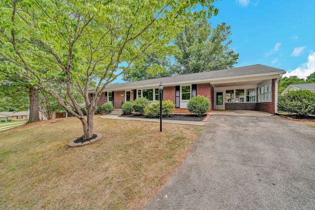 5712 Littlehorn DR, Roanoke, VA 24018