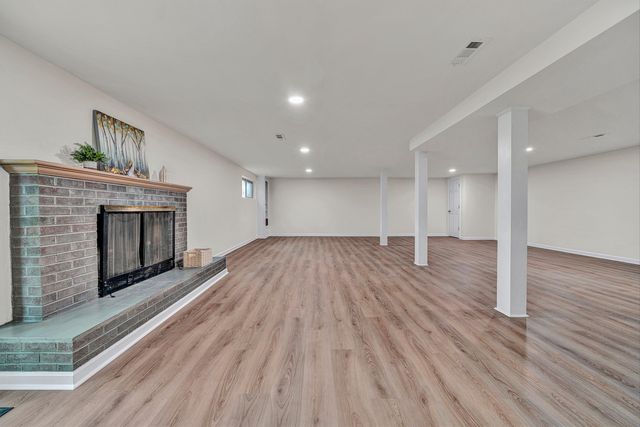 5712 Littlehorn DR, Roanoke, VA 24018