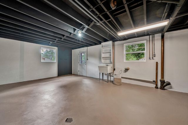 5712 Littlehorn DR, Roanoke, VA 24018