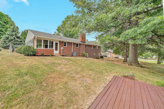 5712 Littlehorn DR, Roanoke, VA 24018