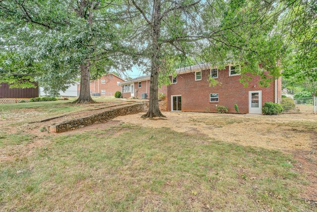 5712 Littlehorn DR, Roanoke, VA 24018