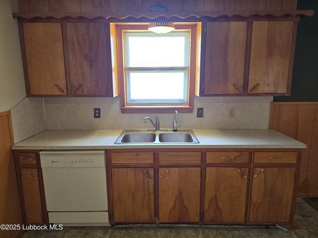 1681 Co Rd 380, Denver City, TX 79323