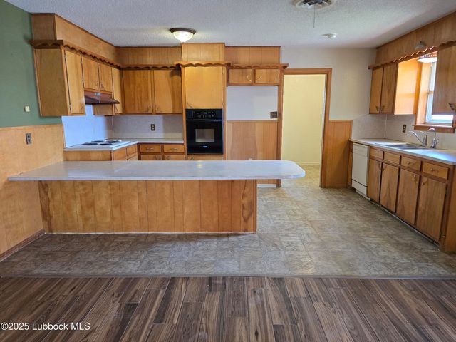 1681 Co Rd 380, Denver City, TX 79323