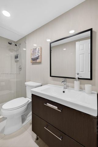 3801 S Ocean Dr 4R, Hollywood, FL 33019