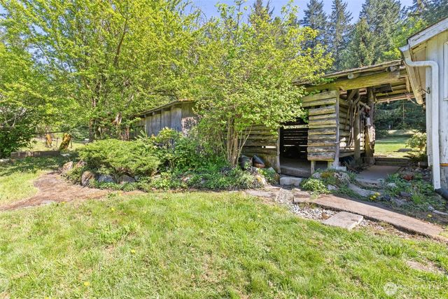 2252 Black Diamond Road, Port Angeles, WA 98363