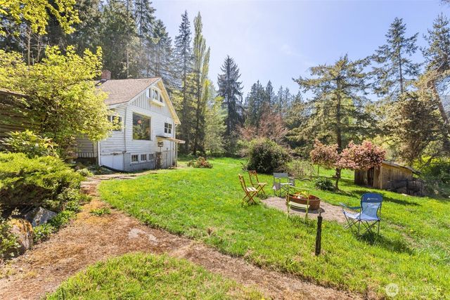 2252 Black Diamond Road, Port Angeles, WA 98363