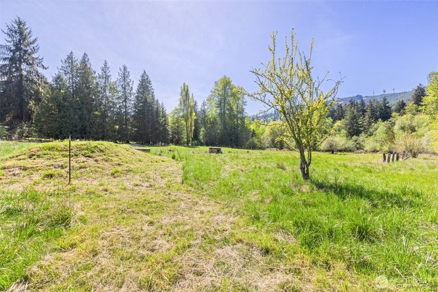 2252 Black Diamond Road, Port Angeles, WA 98363