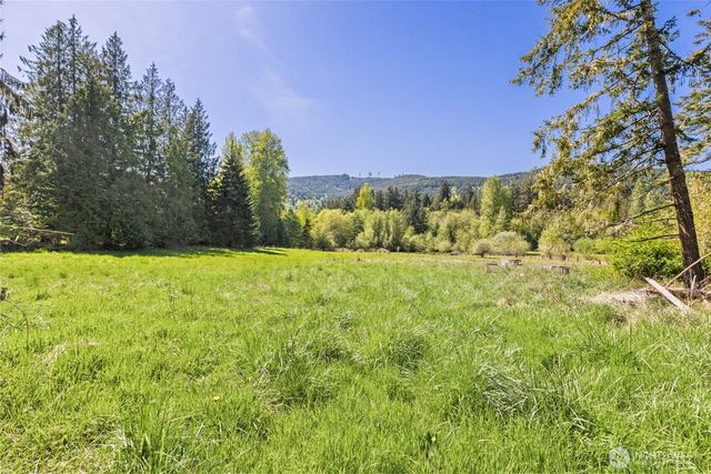 2252 Black Diamond Road, Port Angeles, WA 98363