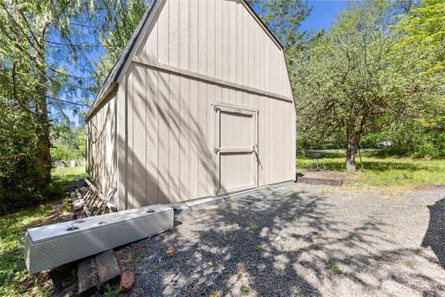 2252 Black Diamond Road, Port Angeles, WA 98363
