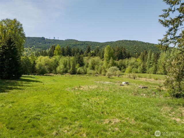 2252 Black Diamond Road, Port Angeles, WA 98363