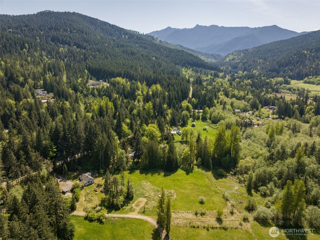 2252 Black Diamond Road, Port Angeles, WA 98363