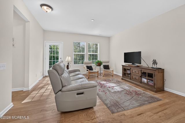 24 Addlestone Lane, Manchester, NJ 08759