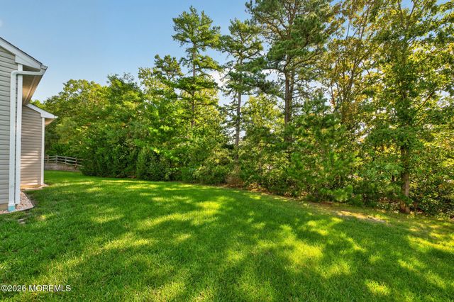 24 Addlestone Lane, Manchester, NJ 08759