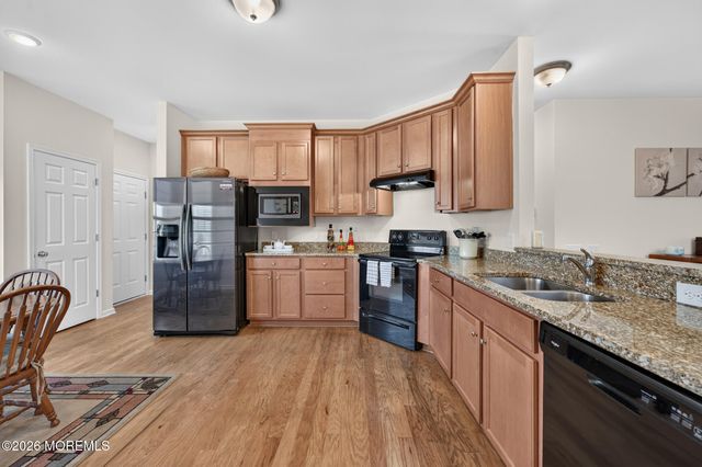 24 Addlestone Lane, Manchester, NJ 08759