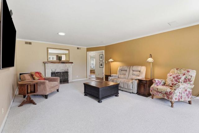 325 San Vincente Avenue, Salinas, CA 93901
