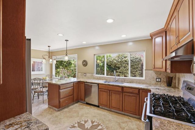 325 San Vincente Avenue, Salinas, CA 93901